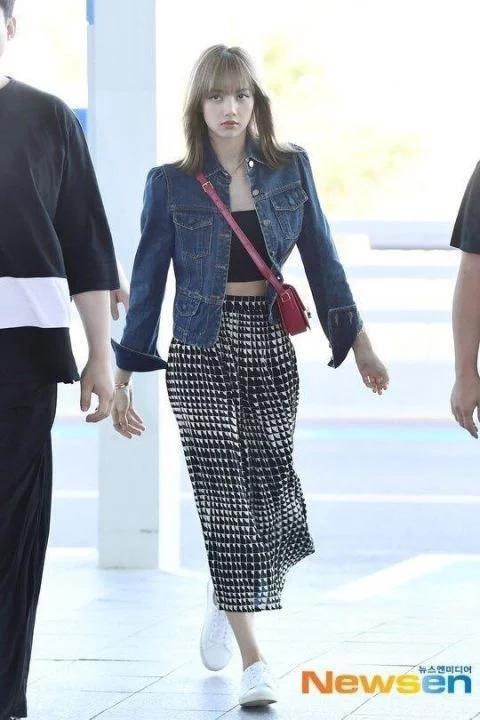 look3:牛仔外套 黑色内搭 格纹阔腿裤