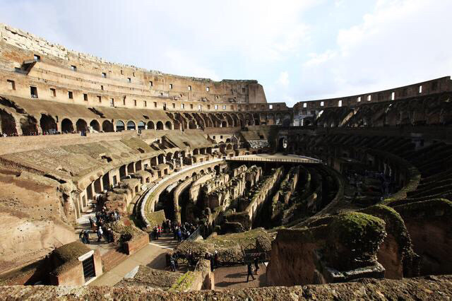 在这里有一个微不足道的小山城努曼西亚,住着当地