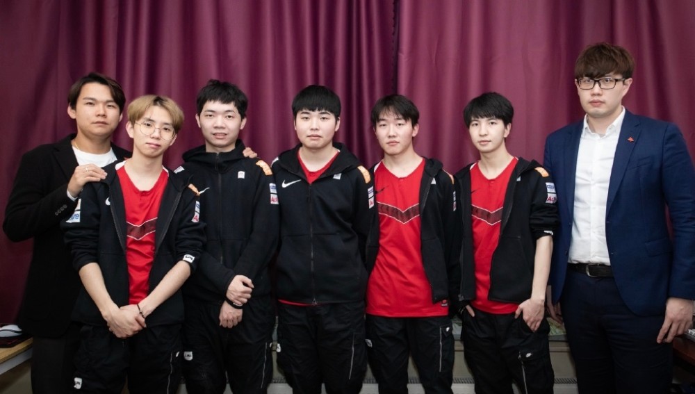 LPL春季赛22日：ES对战WE失误太大被1-3KO，教练发文给自己打6.5分