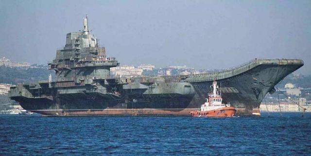 人民海军建军71周年航母编队华丽转型迈向星空大海