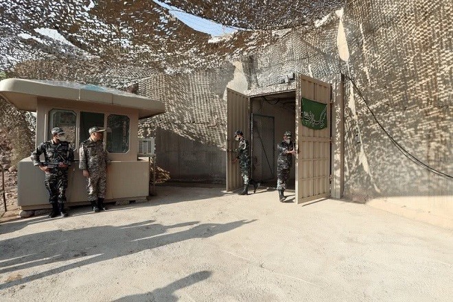 伊朗夏延山内部场景公开深入地下150米墙上挂满烈士画像