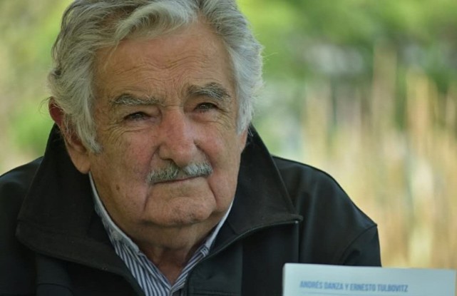 疫情期乌拉圭前总统何塞穆希卡谈疫情论活着的价值受益了