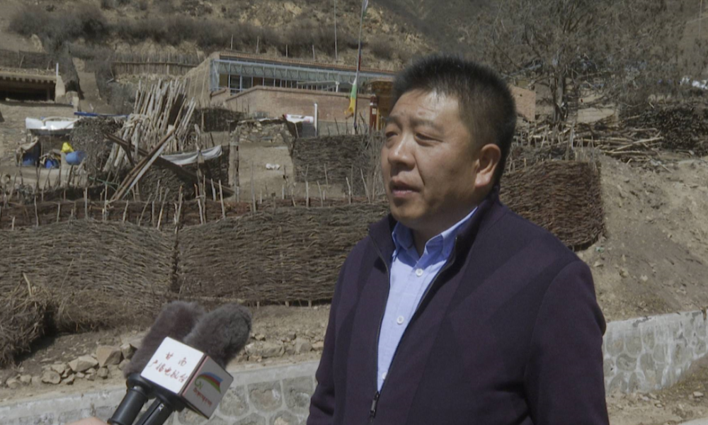 夏河县纪委监委真情帮扶助力扎油乡脱贫攻坚