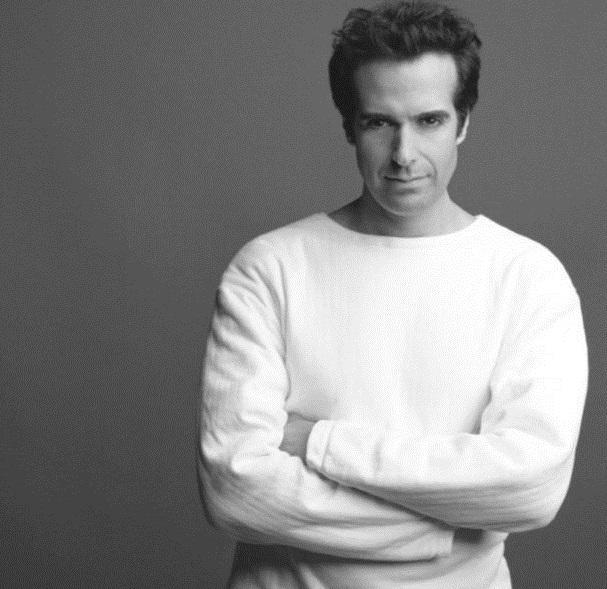 大卫·科波菲尔此后,大卫还买下了小岛附近的另外十余座岛,组成了"