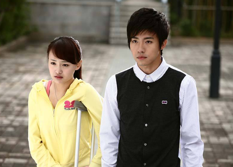 俞灏明毁容后复出被骂丑八怪老爸倾家荡产陪着他33岁成实力派