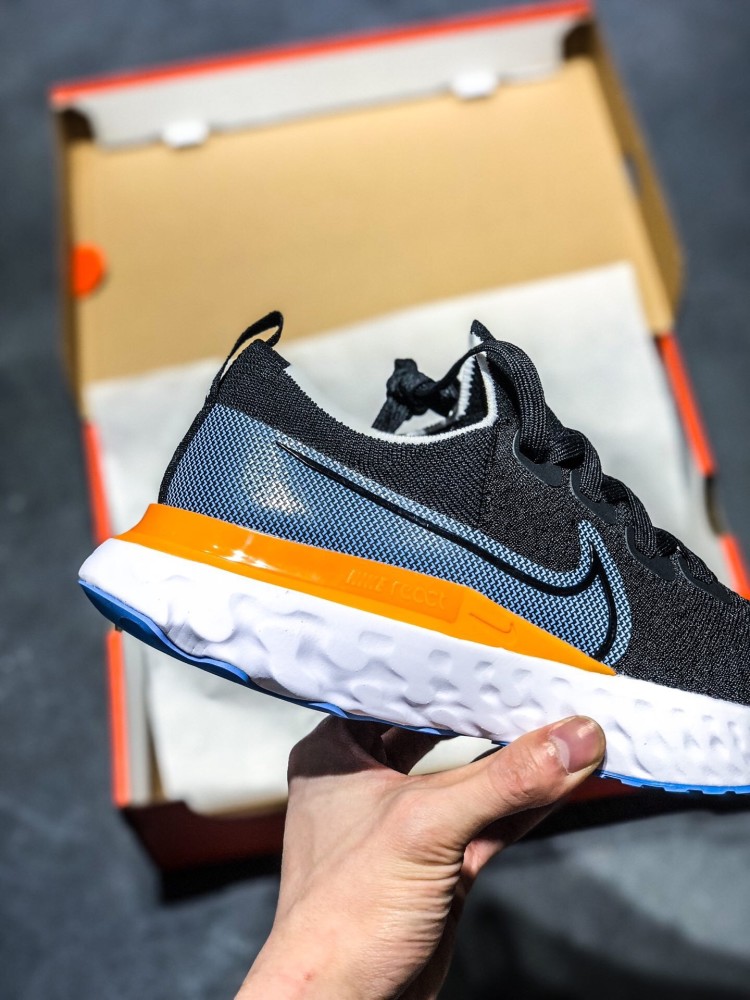 耐克瑞亚三代 nike epic react flyknit 黑蓝运动鞋.综合性跑鞋之一 .