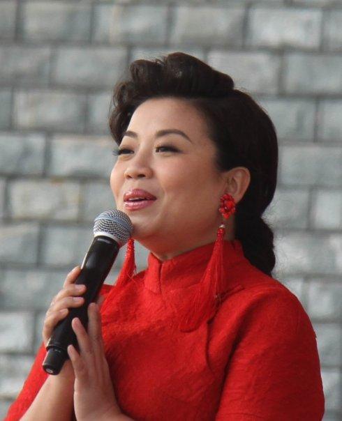 独树一帜的歌唱家,李谷一女儿,19岁荣登春晚,52岁张也无人娶