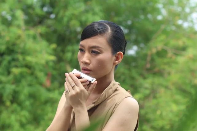 老挝歌手受中国抗疫启发写歌赞颂医护人员