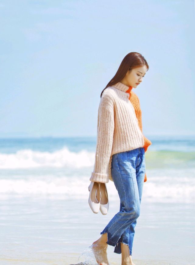 赖雨濛其实是个很甜美的女生,在娱乐圈里她的长相