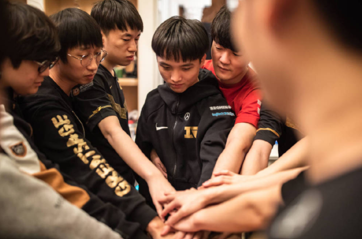 LPL季后赛：RNG还是输给了EDG，四保一战略输了该怪谁？