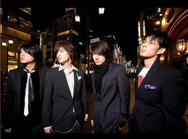 回忆杀!吴建豪晒照怀念f4 四人黑色西装加身帅气有型