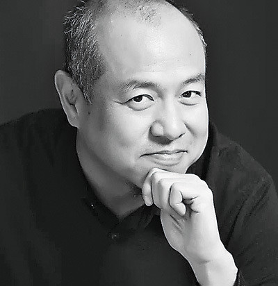 他拍了六部抗疫音乐电视|郑浩|坚信爱会赢|导演