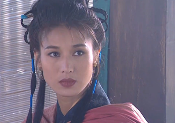 22年前凭借扈三娘一角成名如今54岁的郑爽容颜未改单身未嫁