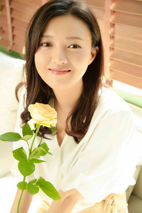 傅晶氧气感写真恬静悠然演绎经典小清新