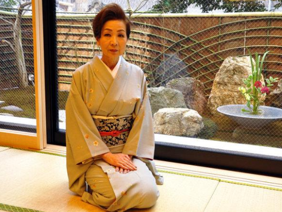 为什么日本女性都喜欢跪坐这种坐姿更美观看完恍然大悟