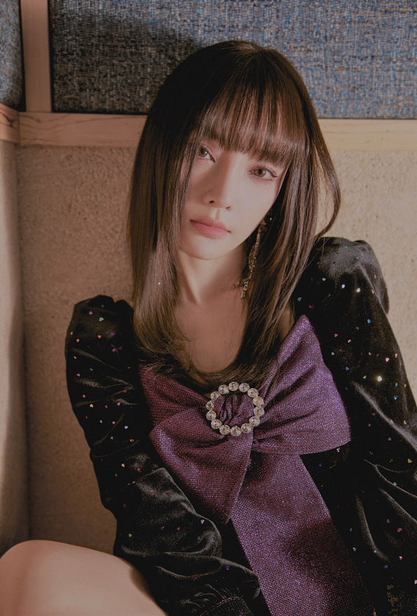 李小璐自信过头了穿丝绒裙满身褶皱终于相信你快奔四了