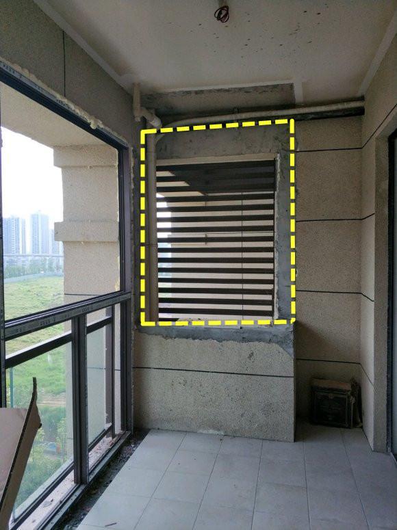 空调外机包进阳台上方打个柜子又多个收纳的地实用性满分