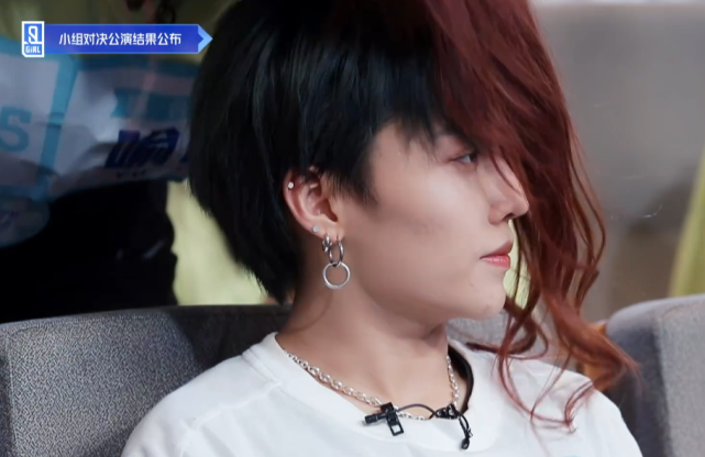 头发太多,遮住刘雨昕的全脸,一时不知该羡慕谁|蔡徐坤|刘雨昕|喻言