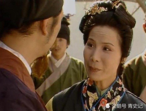 王熙凤|贾琏与鲍二家的对话，道出可怕秘密，贾府盼着王熙凤早死