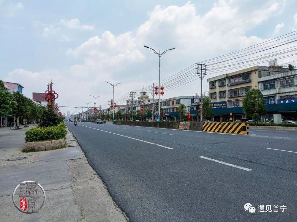 真美普宁占陇镇这个村的村容村貌真美