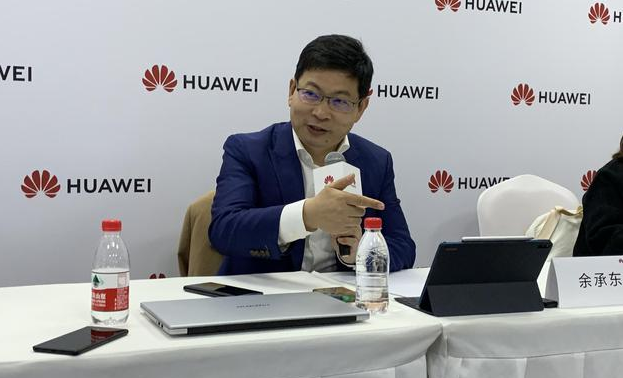 海军少将张召忠抖出华为手机猛料余承东我太难了