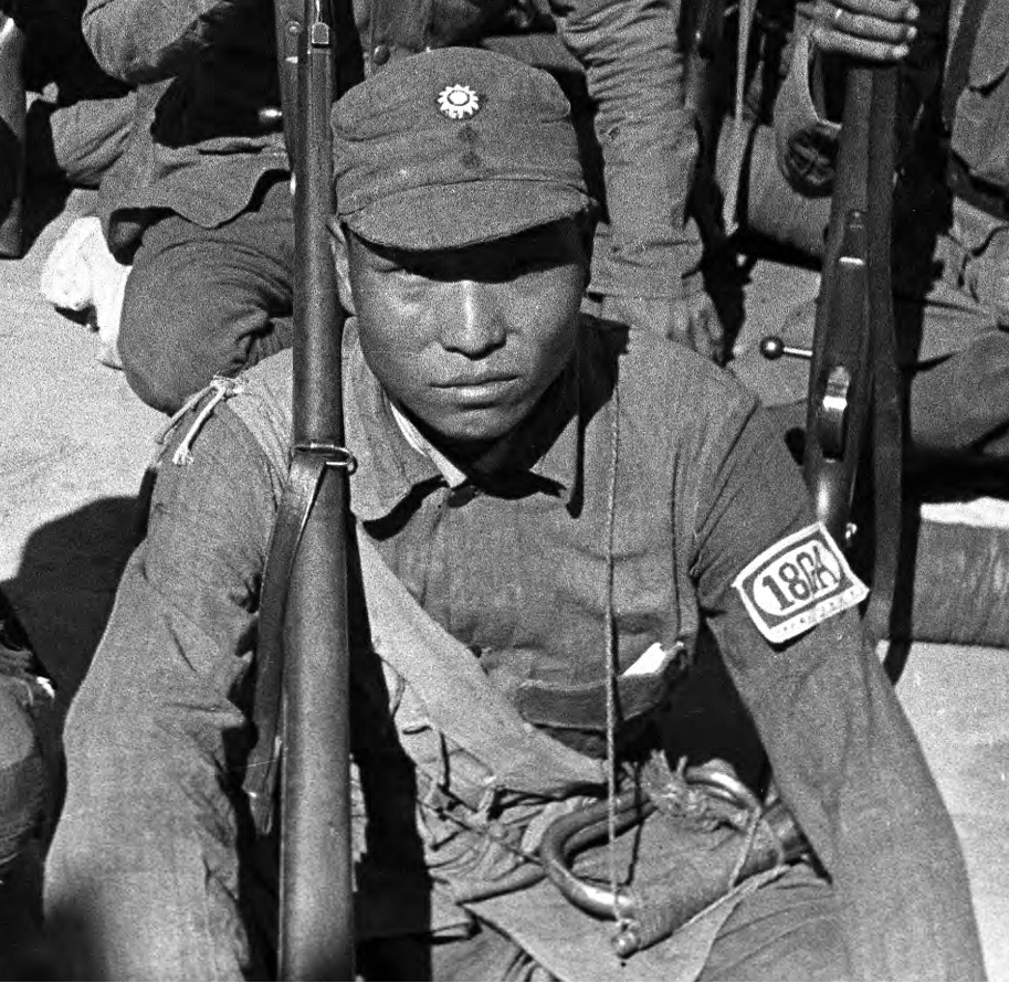 这才是八路军军人该有的模样!目光凌厉,杀气冲霄_腾讯新闻