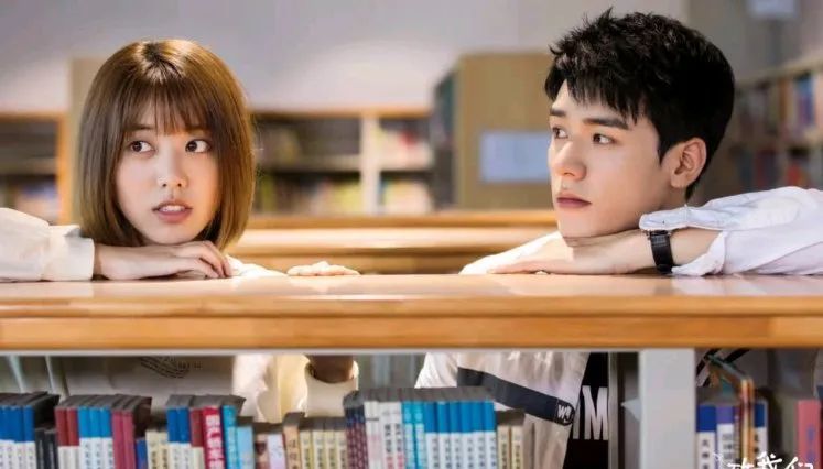 很糊;在《天醒之路》里摇身一变成了娇憨女孩,和陈飞宇上演旋转跳跃
