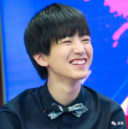 所以她们的也叫猫纹···老天鹅真滴很不公平的,同样是天生的破颧纹