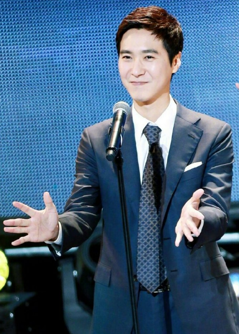 比如李尚敏;他们可能转行去创业,过上普通上班族的生活,比如高志溶