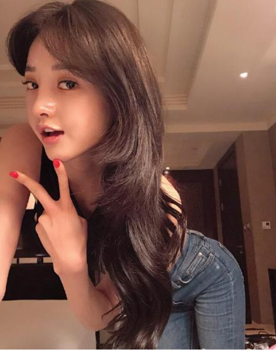 网红潘南奎发文控诉被老板打后秒删晒被打伤后的红肿脸颊照