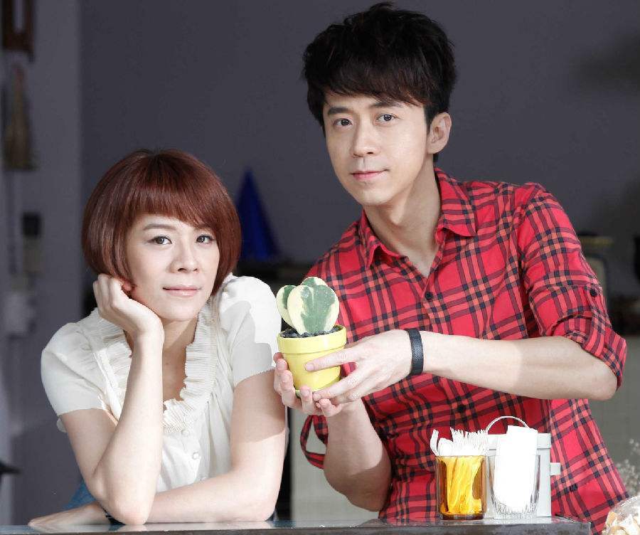 童话成真?光良晒西装照透露终于可以宣布疑要结婚,无名指婚戒抢镜