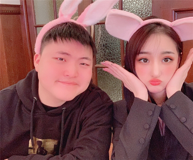 LPL：uzi女友变了？为什么？奥咪咪自称像网红是为了uzi