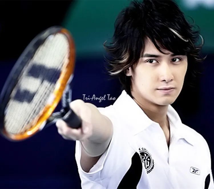 还记得《绝对计划》里的蓝野明吗?他现在长这样