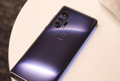 摩托罗拉推出edgeplus旗舰机终于有内味了