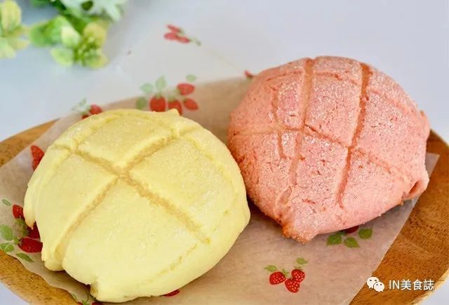 颜值非常可爱的,"双色草莓菠萝包