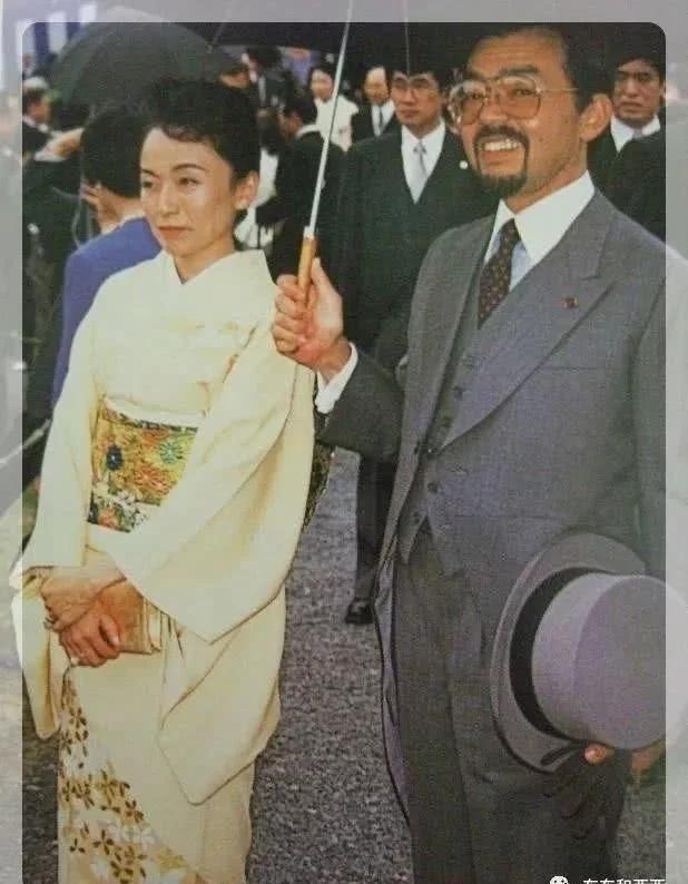 悲惨信子妃:嫁大10岁亲王遭家暴被轻视,抑郁患病,还与2女儿反目成仇