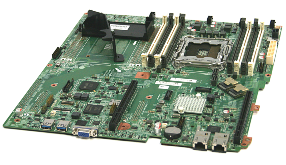 乍一看,这是一张双路lga1356接口cpu主板没错,但仔细一瞧,其中有一路