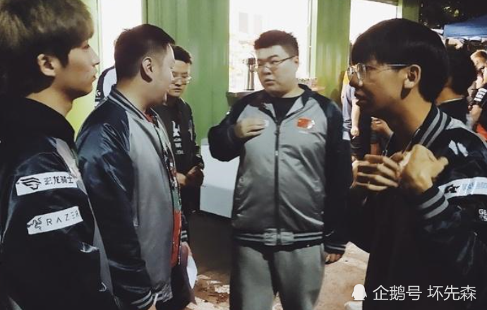 PUBG：小叮当要去4AM？战队教练：不敢买，怕韦神去RNG打中单