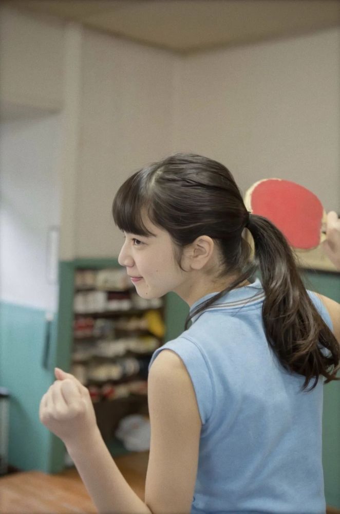 小松菜奈 《放学后》写真集_腾讯新闻