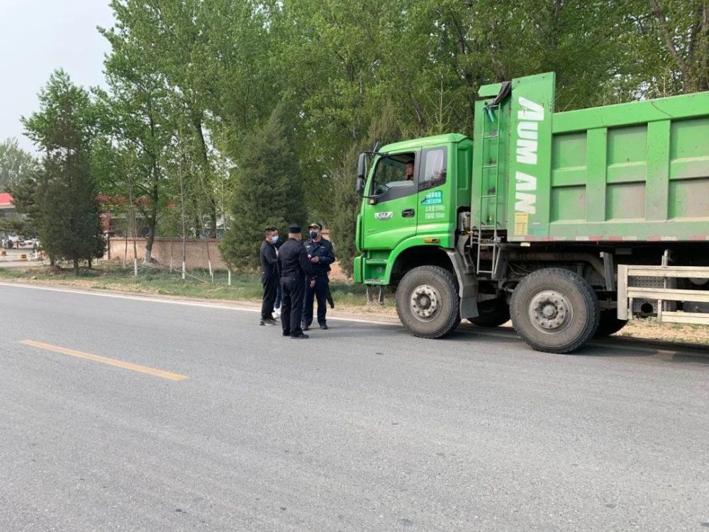 处罚违规运输车辆42起,房山严查渣土运输车!