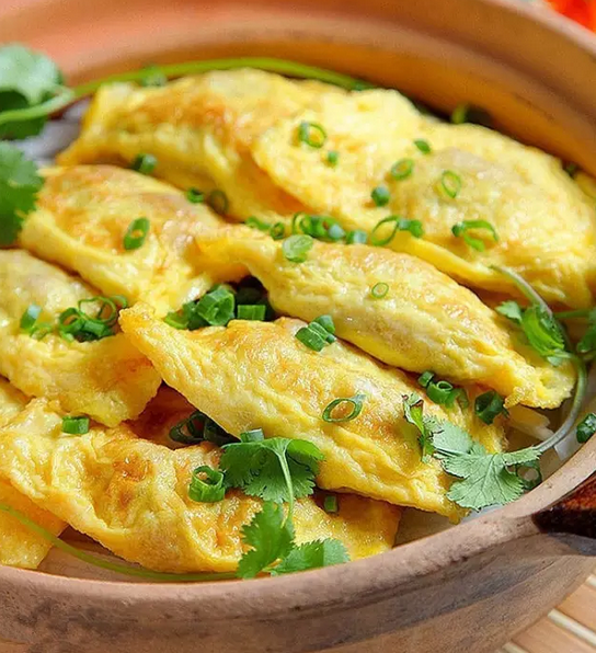 来源:网络材料瘦肉,鸡蛋,油,盐,生粉,糖,生抽,姜.