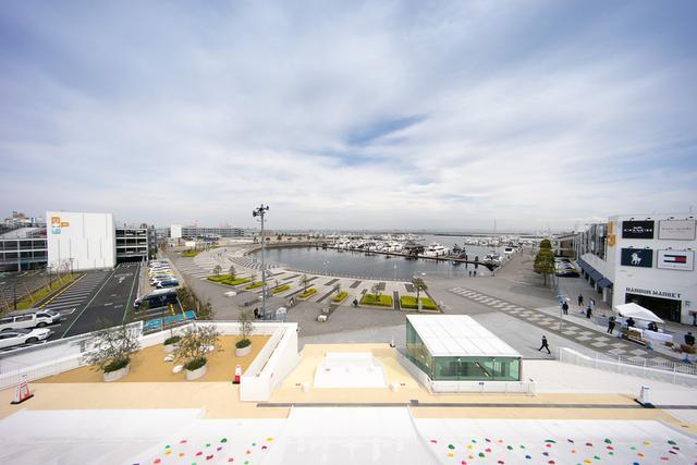 每一层都设有休息区,各种长椅和凉亭为大人们提供了简单休憩的场所