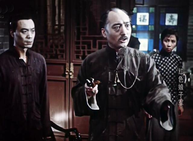 他在《白毛女》中扮演的黄世仁,和他在《红色娘子军》中扮演的南霸天