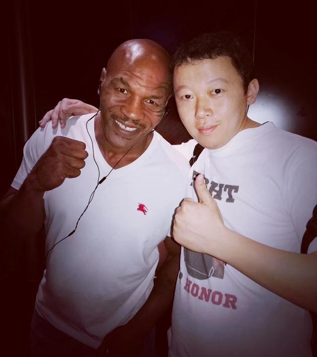 武僧一龙正式向泰森宣战希望能与泰森一战我会使出所有武功