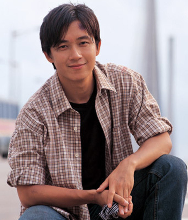 潘粤明再次用演技惊艳观众,曾经的阴霾尽皆散去,46岁的他该红了