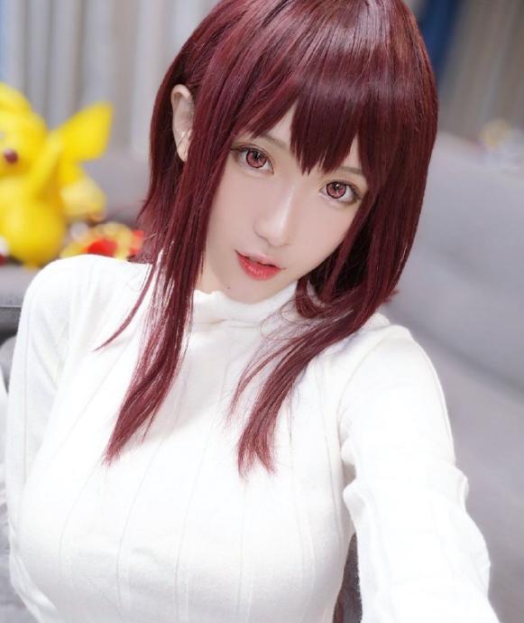 腐团儿到底多有钱 晒图无意暴露桌上美元 观众 富婆看看我 Cosplay 二次元 腐团儿 斗鱼