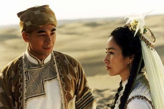 《飞狐外传》中的胡斐被程灵素和袁紫衣所爱,《雪山飞狐》里,胡斐得到