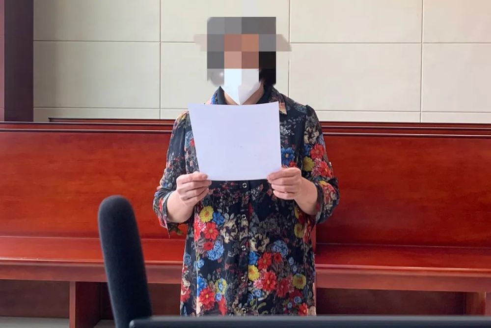 证人出庭作证先宣誓五华法院首试证人具结制度