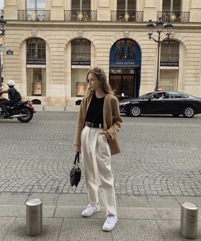 俄罗斯时尚博主nastia的慵懒舒适风穿搭,气质出众,时尚感满分