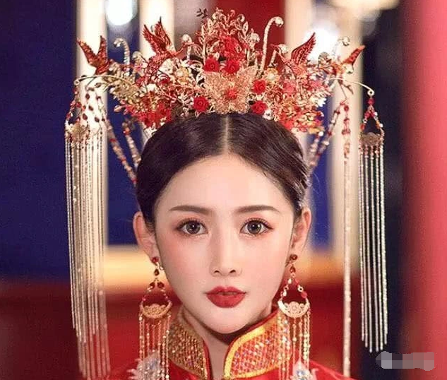 心理测试:你最想戴哪款凤冠结婚?测你婚后在家里面的地位如何?